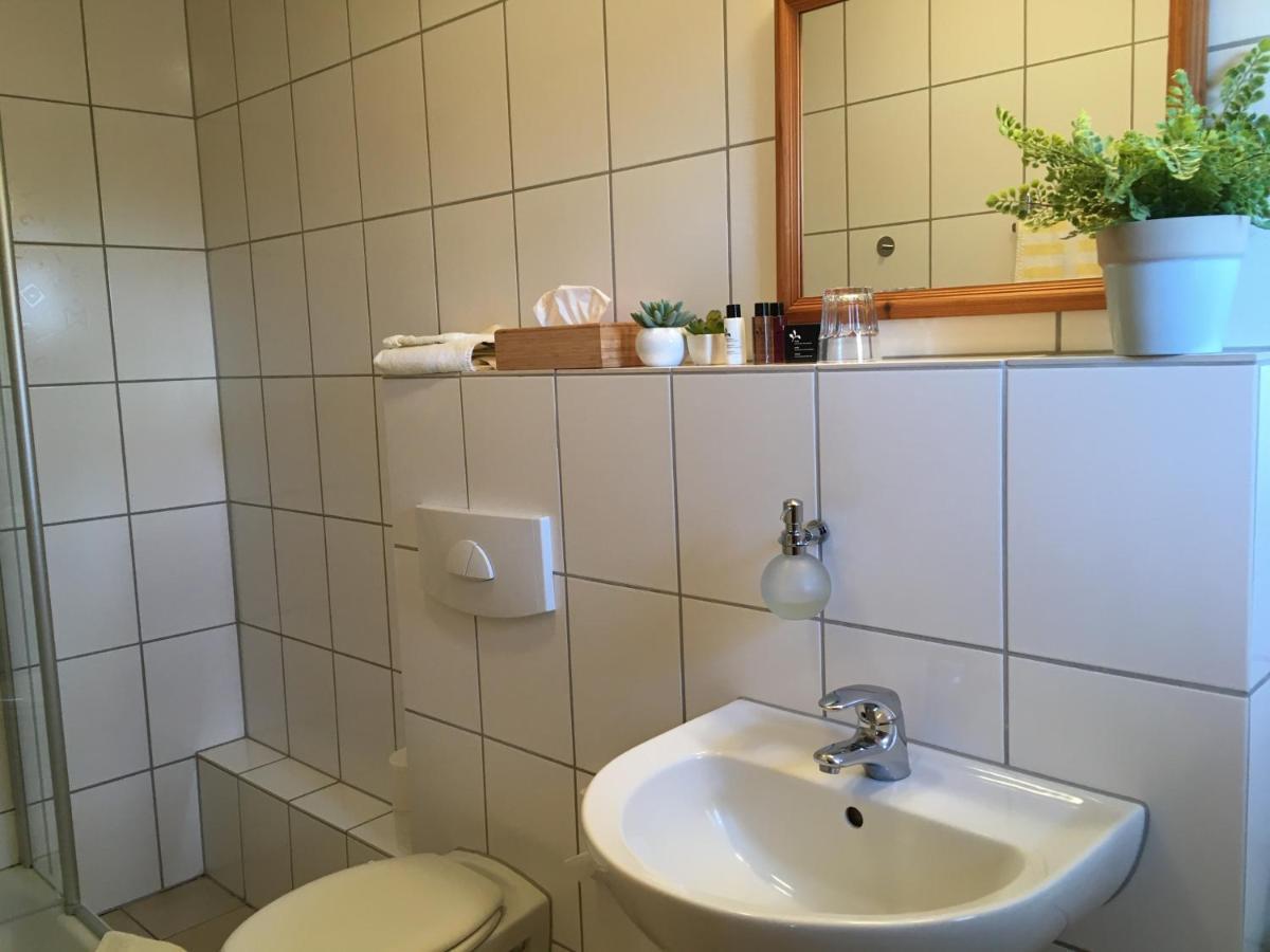 Landhaus-Apartments Wattenheim Екстериор снимка