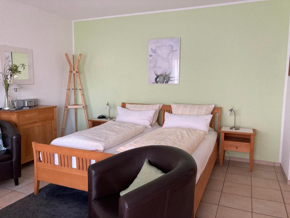 Landhaus-Apartments Wattenheim Екстериор снимка