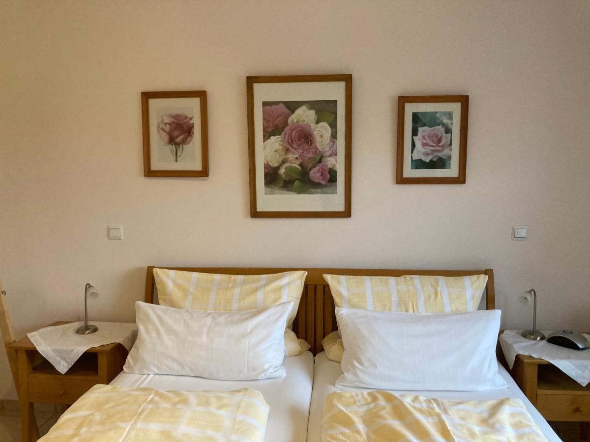 Landhaus-Apartments Wattenheim Екстериор снимка